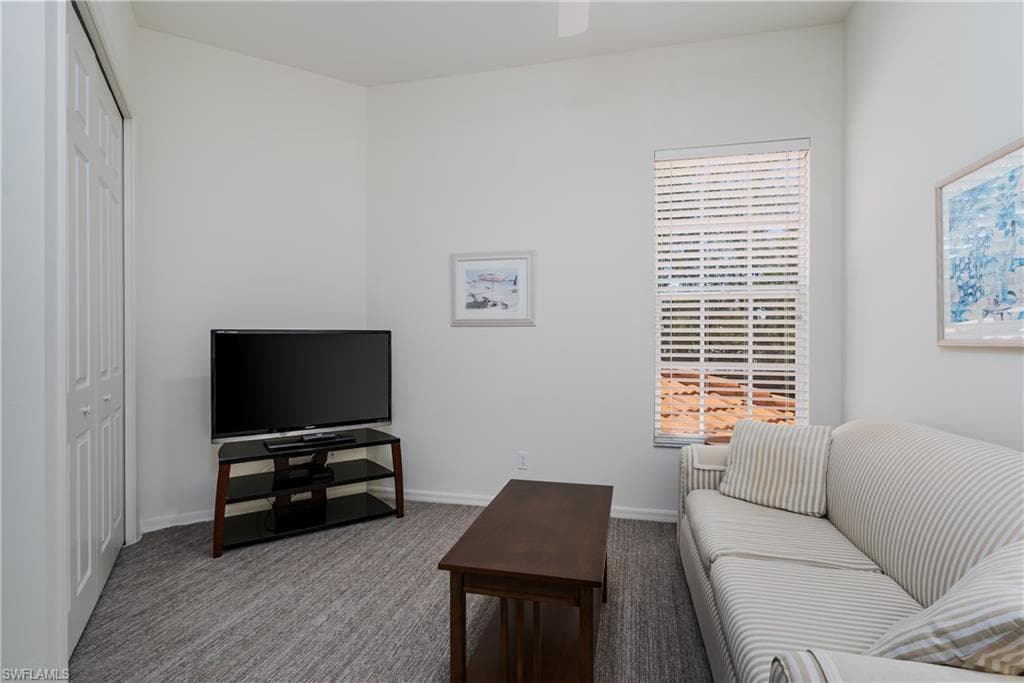 1265 Egrets Lndg 202, Naples, FL 34108-33