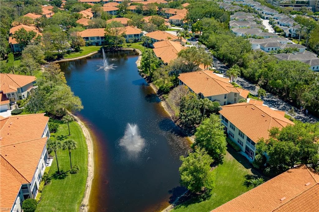 1265 Egrets Lndg 202, Naples, FL 34108-37