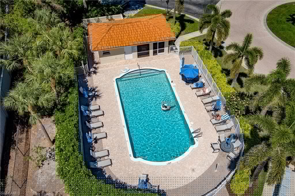 1265 Egrets Lndg 202, Naples, FL 34108-41