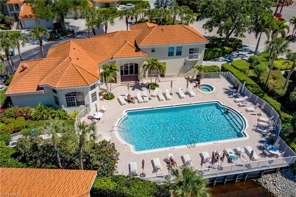 1265 Egrets Lndg 202, Naples, FL 34108-42