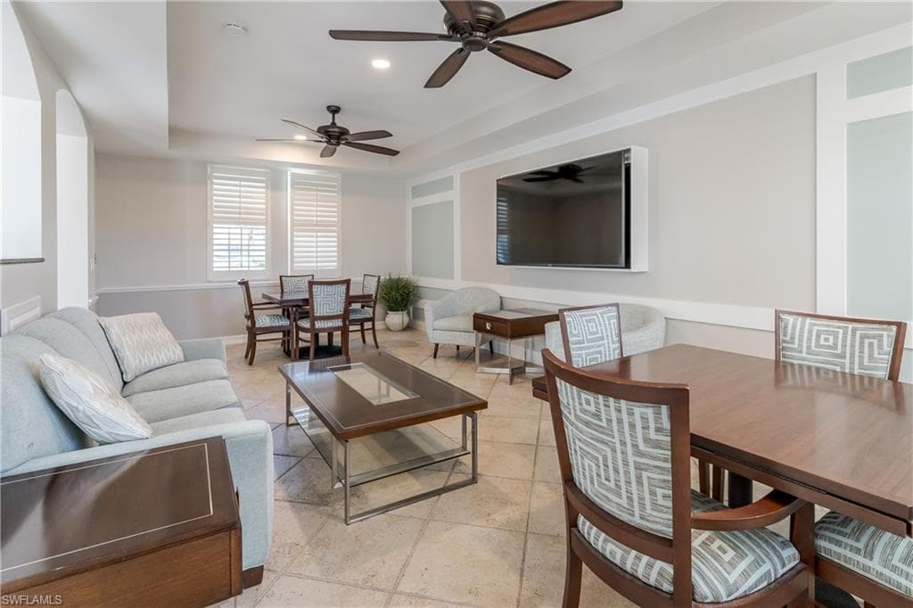 1265 Egrets Lndg 202, Naples, FL 34108-43