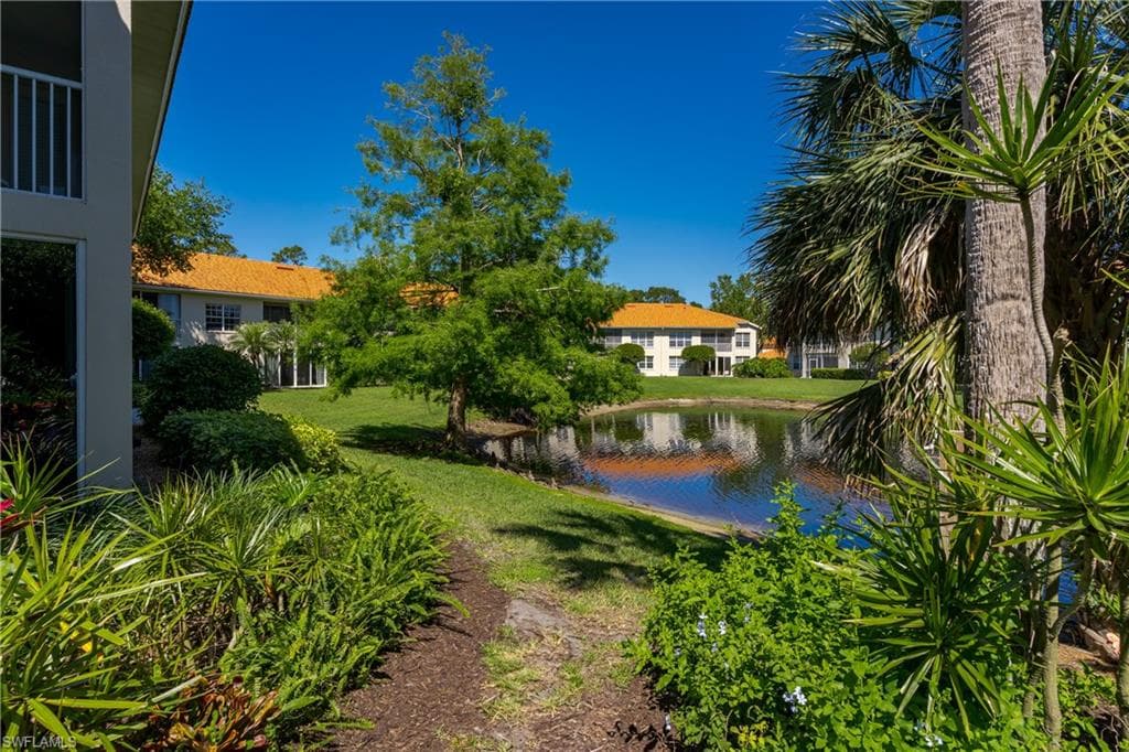 1265 Egrets Lndg 202, Naples, FL 34108-4