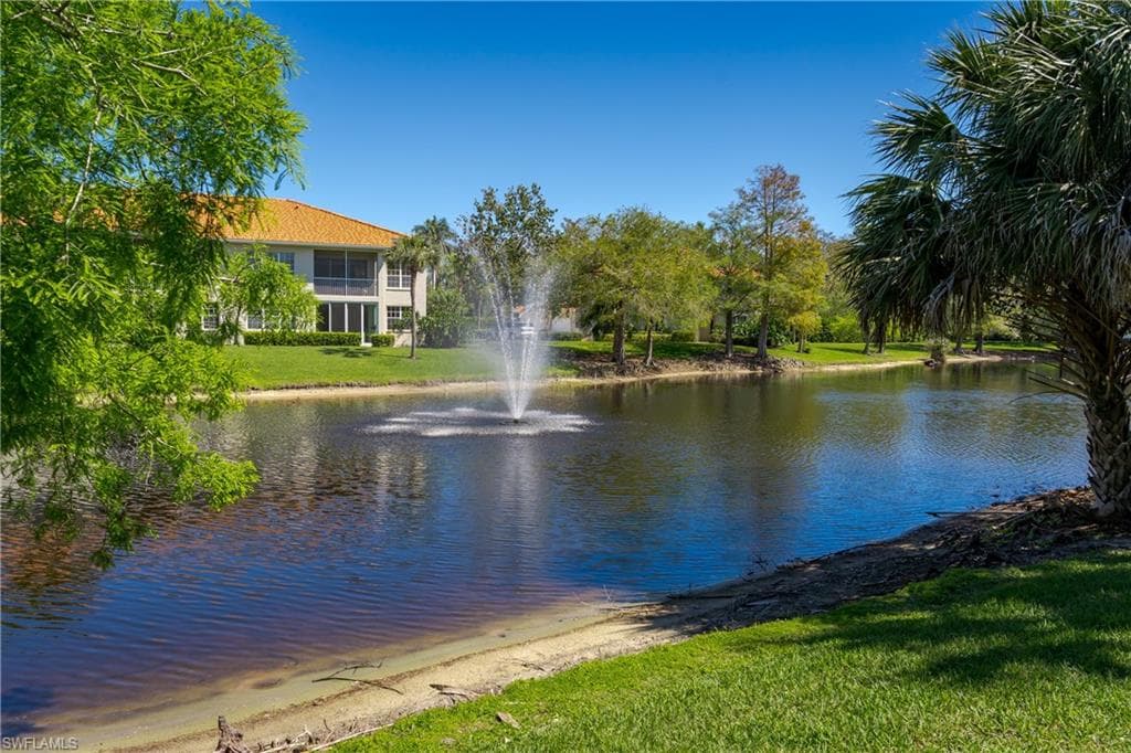 1265 Egrets Lndg 202, Naples, FL 34108-5
