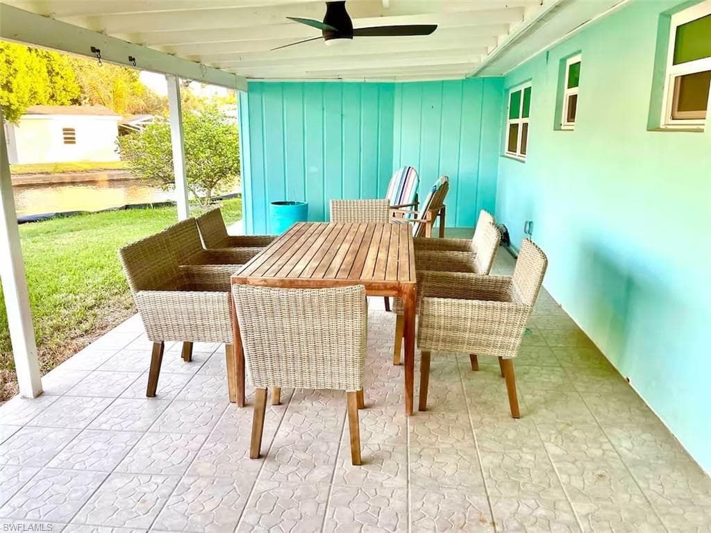 1159 Holiday Ln, Naples, FL 34104-21