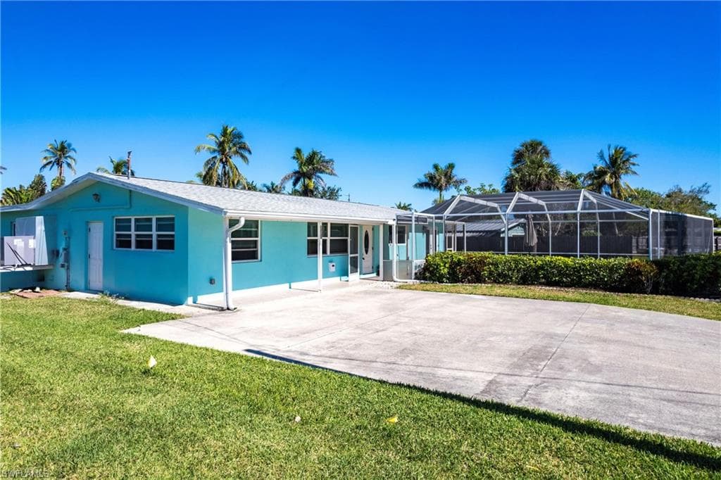 1159 Holiday Ln, Naples, FL 34104-24