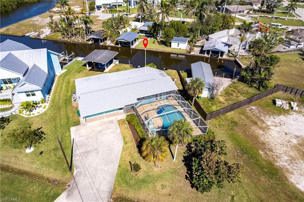 1159 Holiday Ln, Naples, FL 34104-25