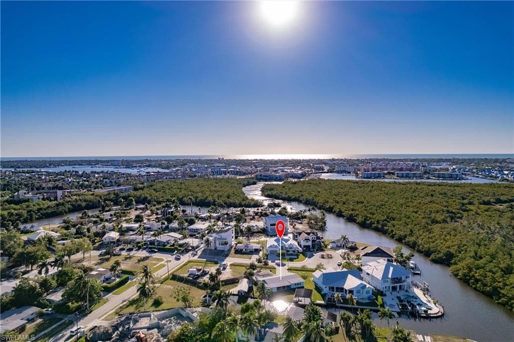 1159 Holiday Ln, Naples, FL 34104-4
