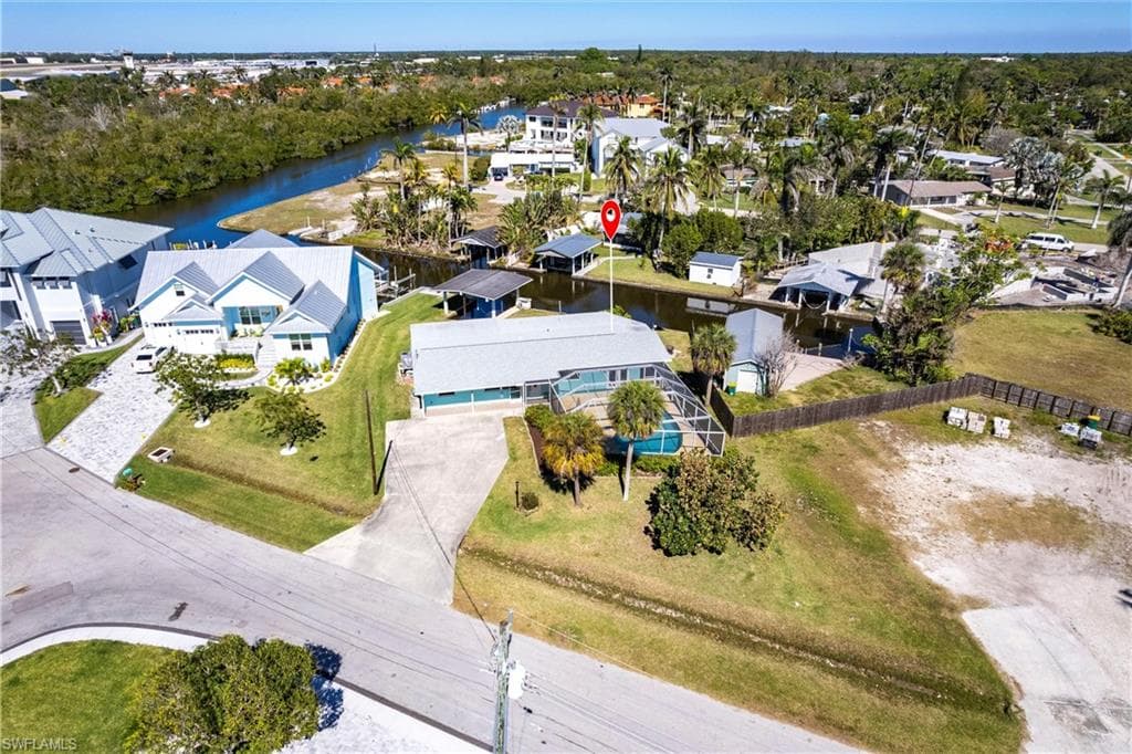 1159 Holiday Ln, Naples, FL 34104-6