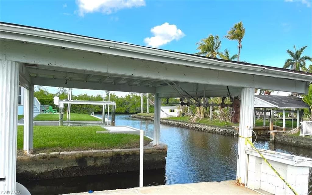 1159 Holiday Ln, Naples, FL 34104-7
