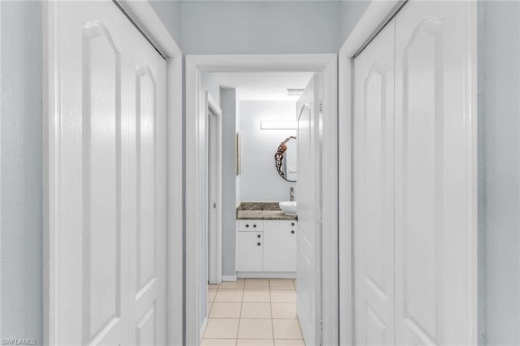 194 Newport Dr 903, Naples, FL 34114-17