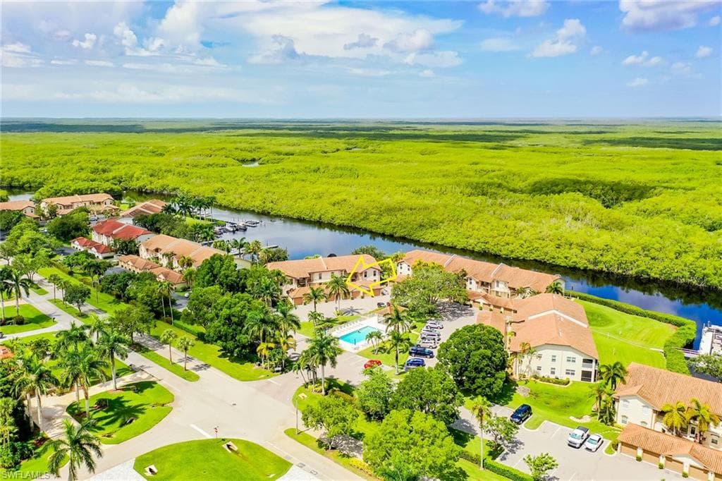 194 Newport Dr 903, Naples, FL 34114-1