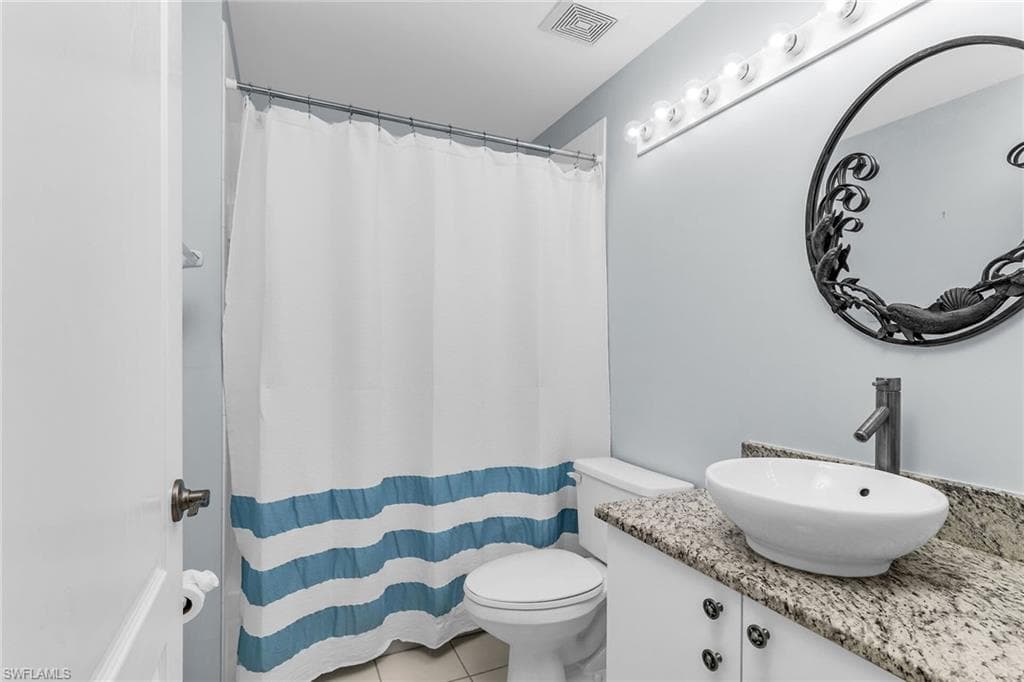 194 Newport Dr 903, Naples, FL 34114-20