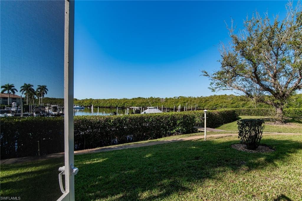 194 Newport Dr 903, Naples, FL 34114-22