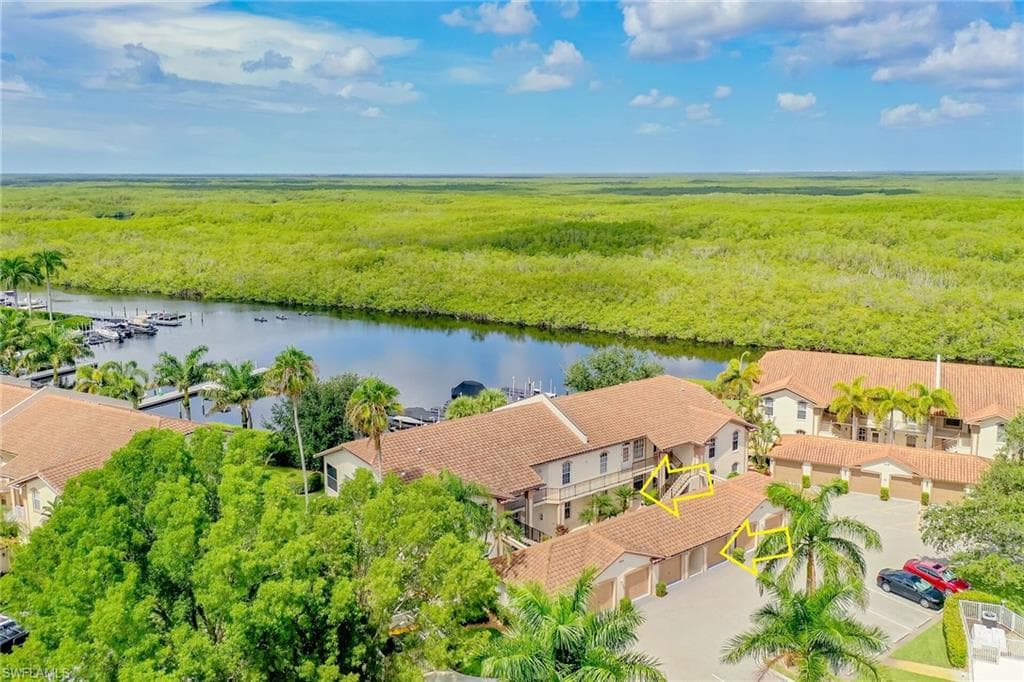194 Newport Dr 903, Naples, FL 34114-26