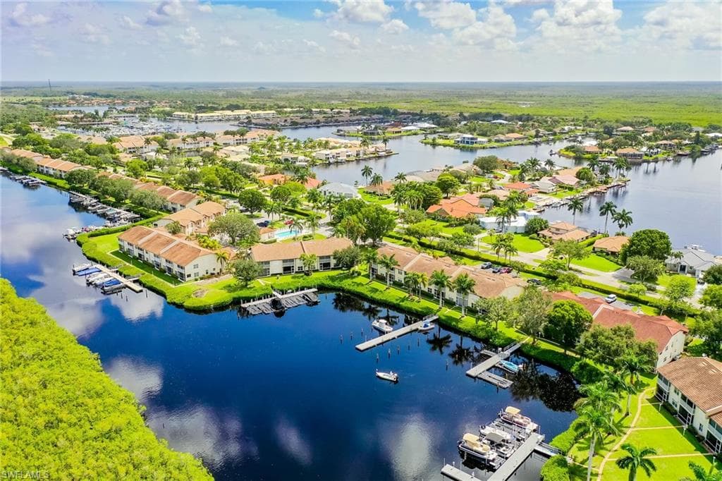 194 Newport Dr 903, Naples, FL 34114-29