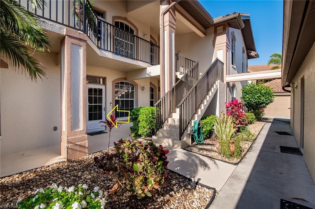 194 Newport Dr 903, Naples, FL 34114-3