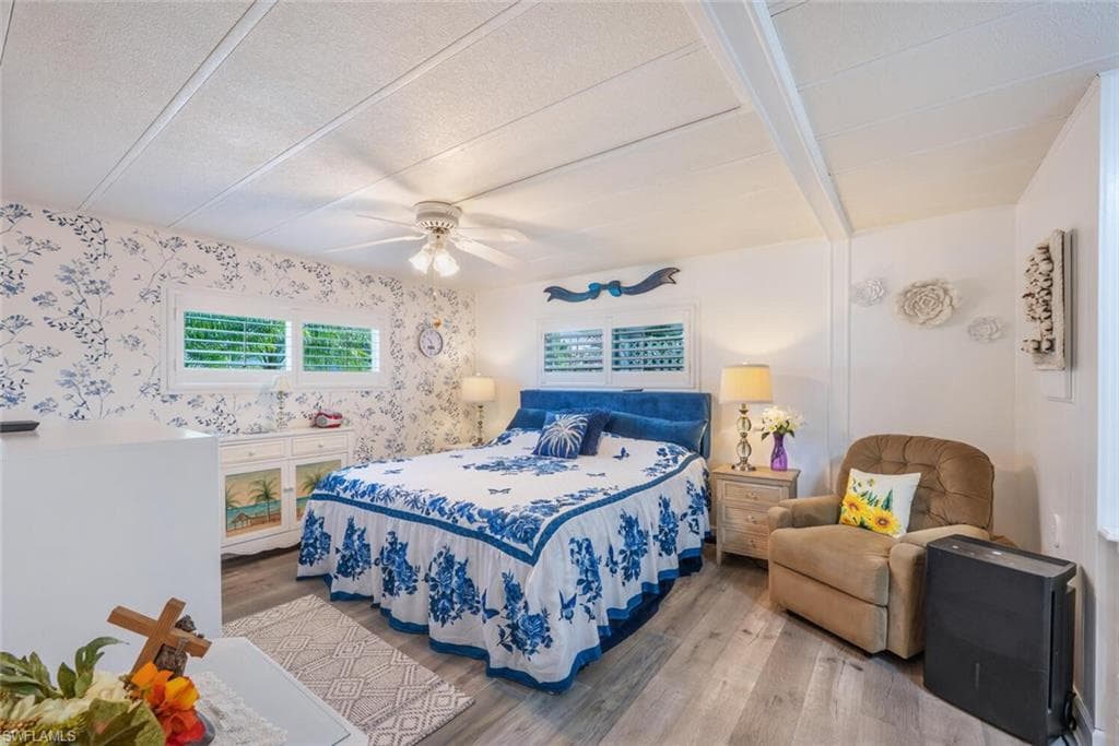 523 Charlemagne Blvd, Naples, FL 34112-15