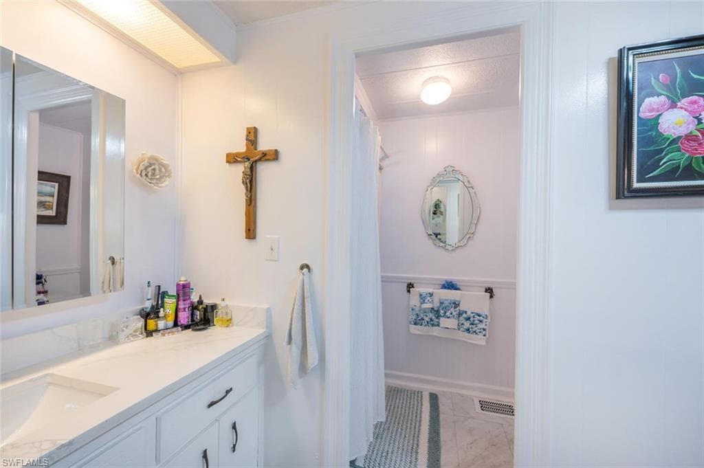 523 Charlemagne Blvd, Naples, FL 34112-18