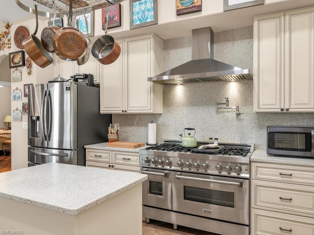 18421 Royal Hammock Blvd, Naples, FL 34114-9