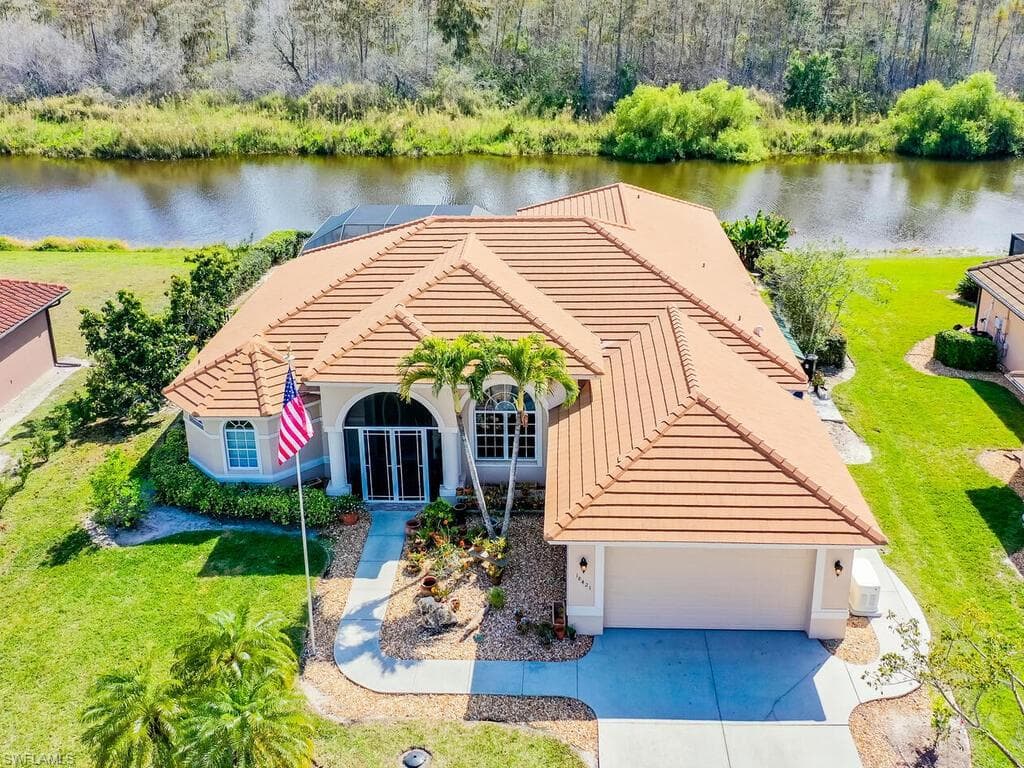 18421 Royal Hammock Blvd, Naples, FL 34114-1
