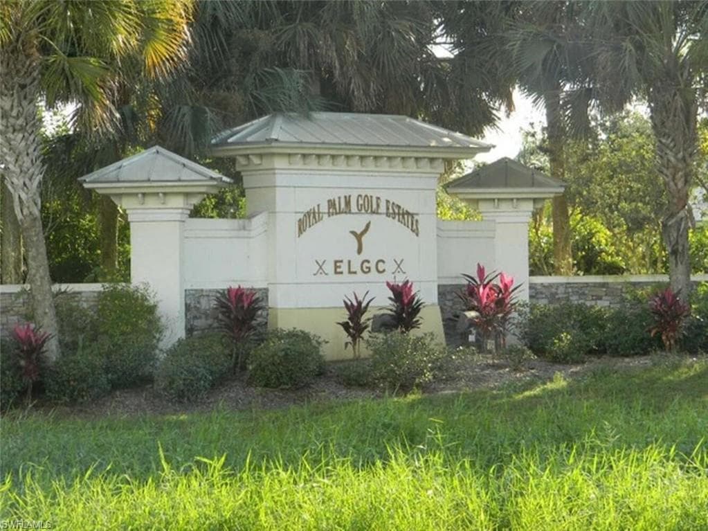18421 Royal Hammock Blvd, Naples, FL 34114-43