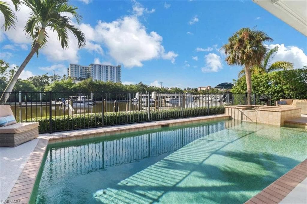2048 Harbor Ln, Naples, FL 34104-1