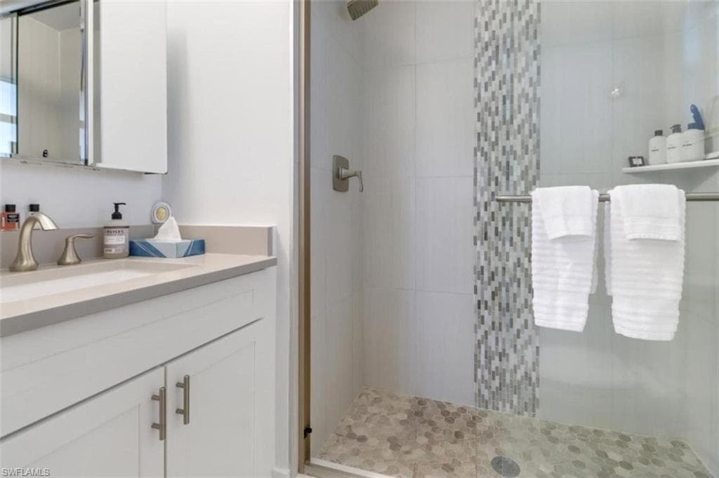 2048 Harbor Ln, Naples, FL 34104-22