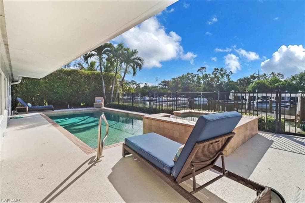 2048 Harbor Ln, Naples, FL 34104-30