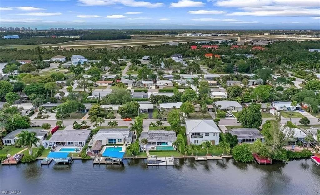 2048 Harbor Ln, Naples, FL 34104-41