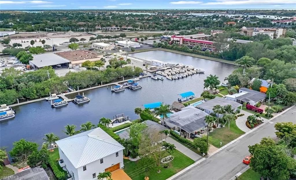 2048 Harbor Ln, Naples, FL 34104-43