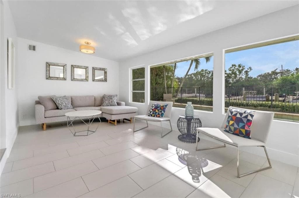 2048 Harbor Ln, Naples, FL 34104-7