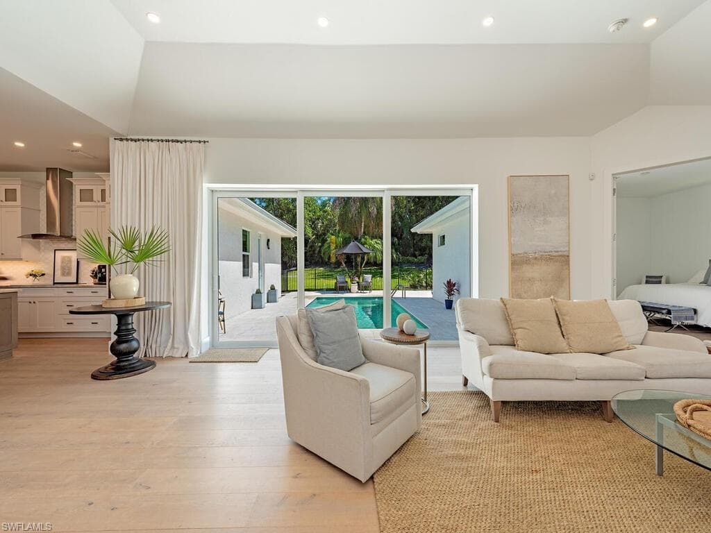 7026 Oakmont Pkwy, Naples, FL 34108-5