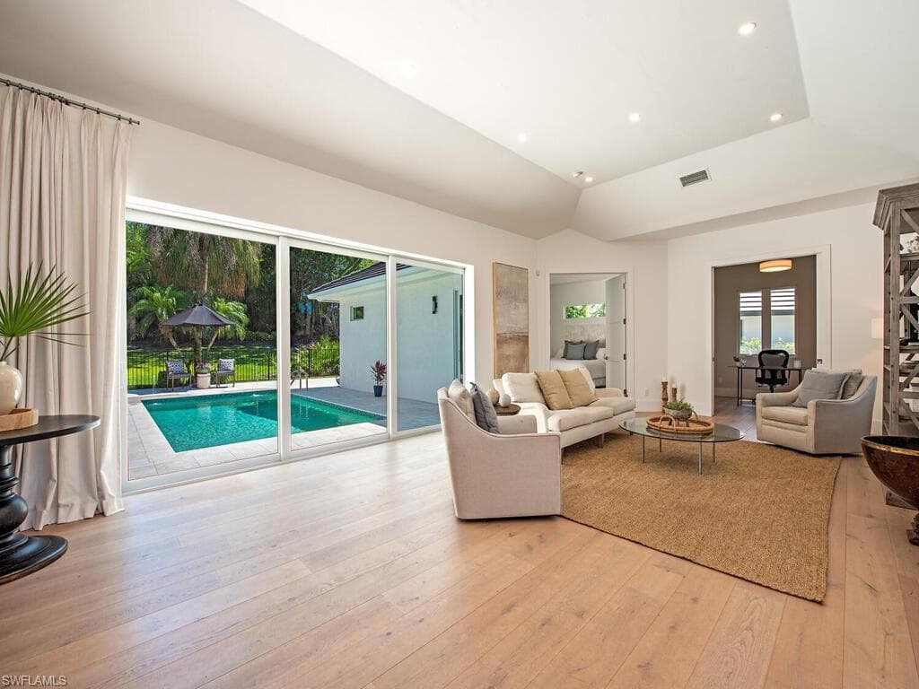 7026 Oakmont Pkwy, Naples, FL 34108-6