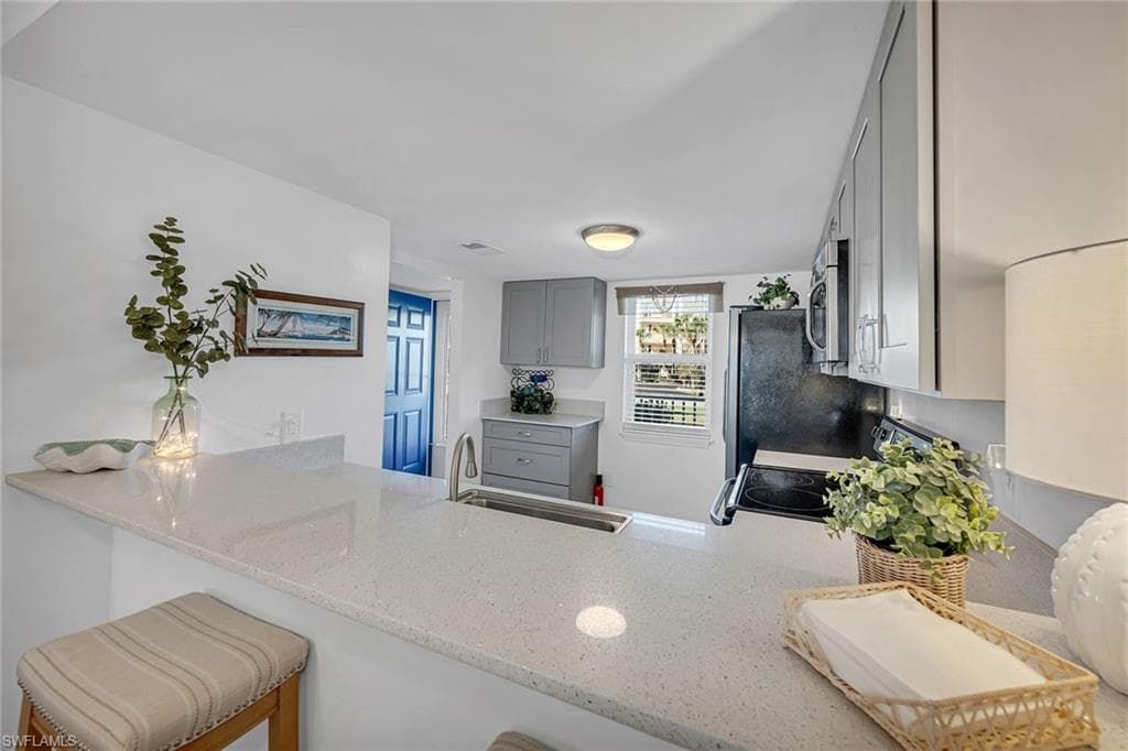 825 Elkcam Cir 102, Marco Island, FL 34145-11