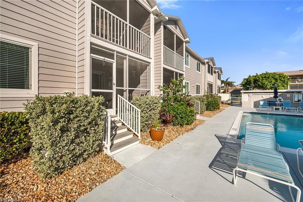 825 Elkcam Cir 102, Marco Island, FL 34145-32