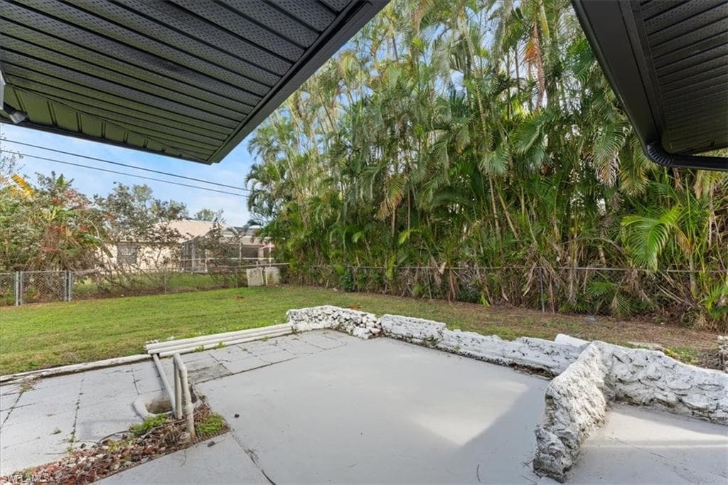 4123 3rd Ave, Cape Coral, FL 33904-32