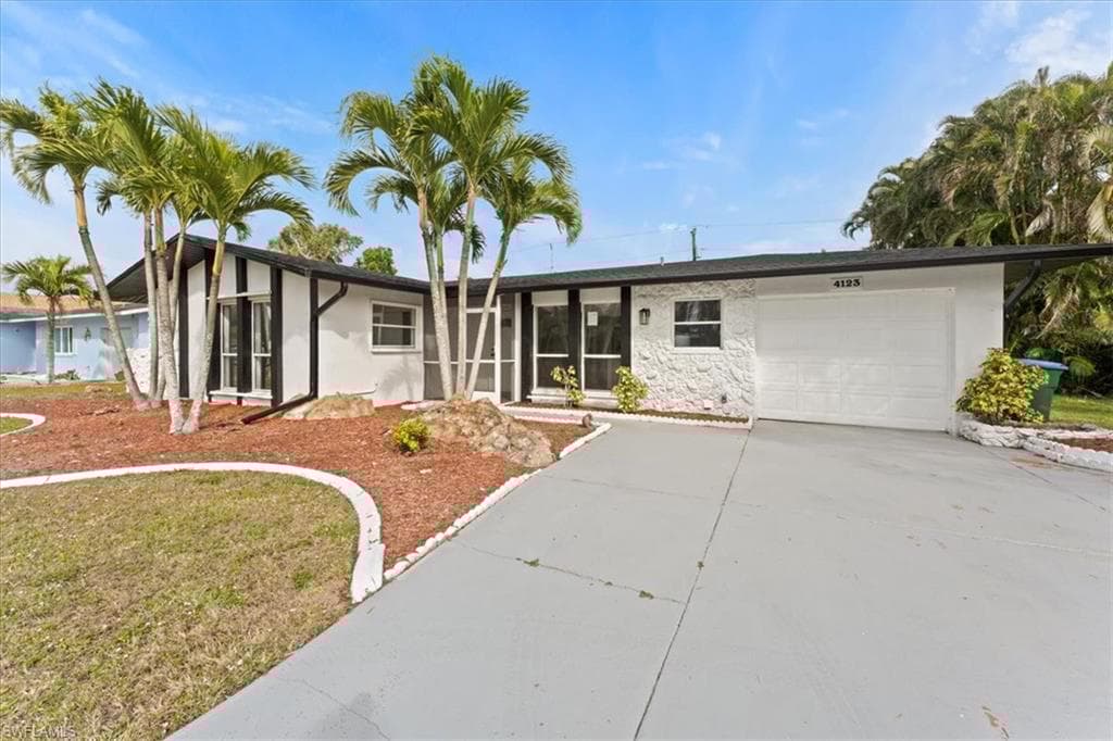 4123 3rd Ave, Cape Coral, FL 33904-33