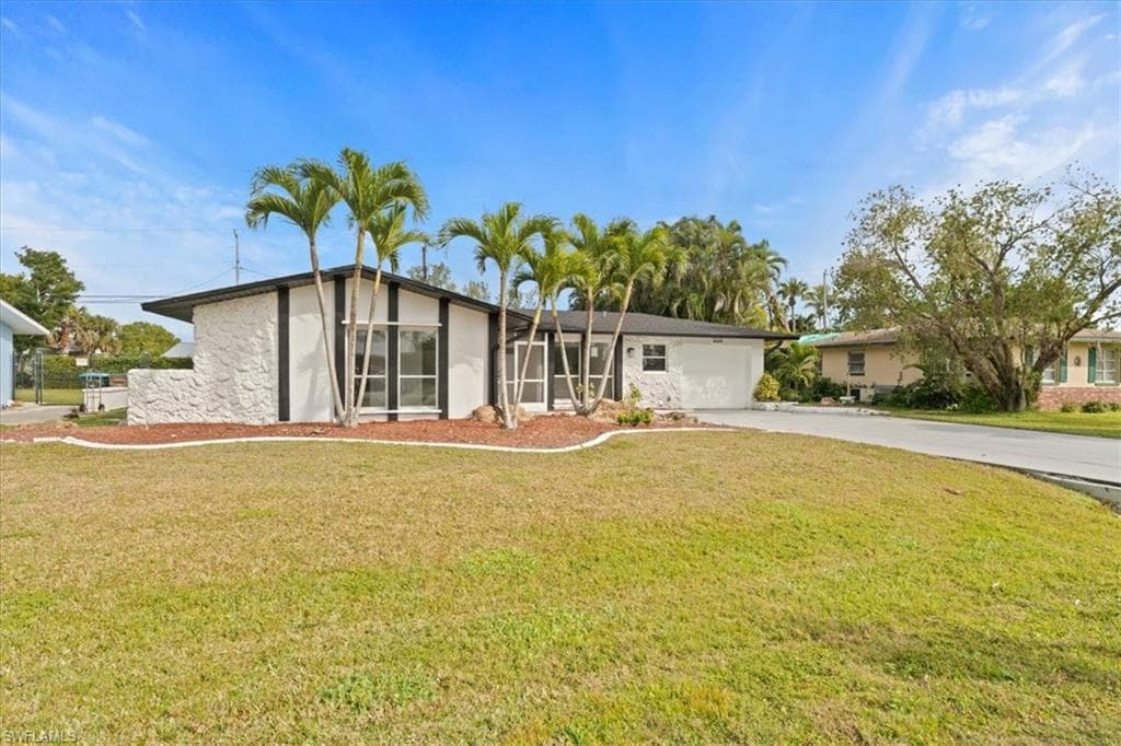 4123 3rd Ave, Cape Coral, FL 33904-34