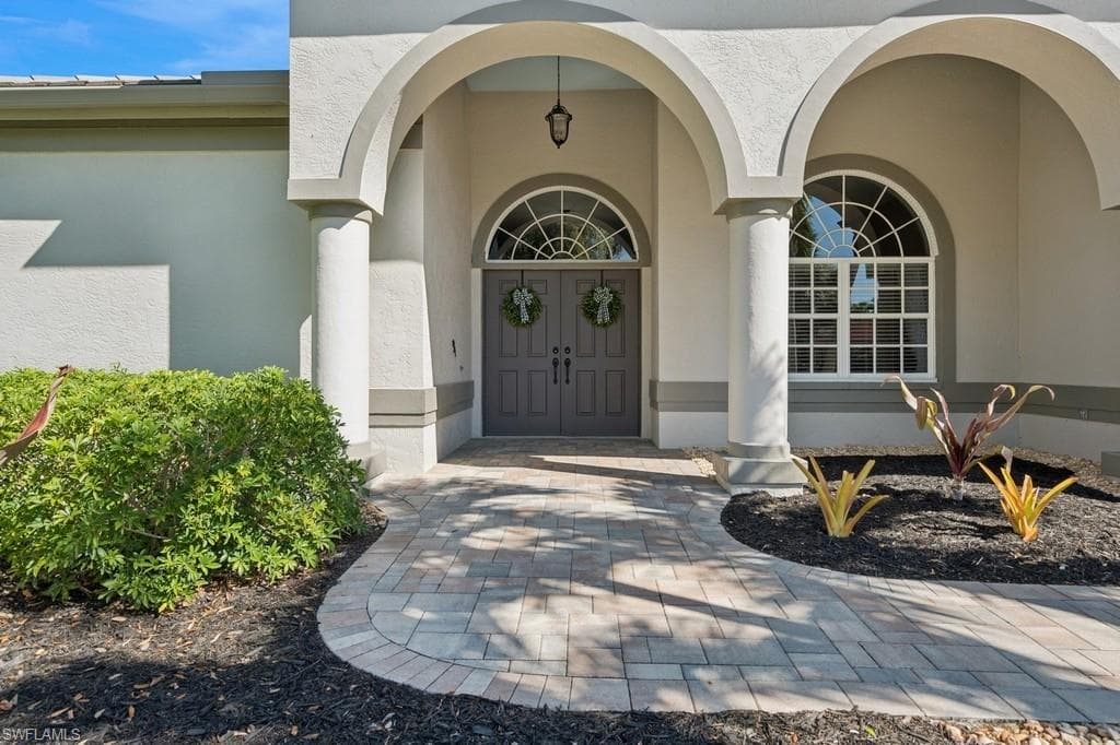 12471 Woodtimber Ln, Fort Myers, FL 33913-4