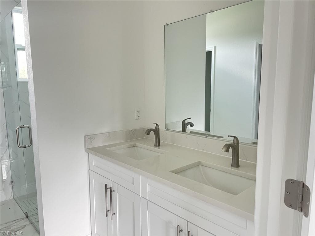 1252 Edna St E, Lehigh Acres, FL 33974-12