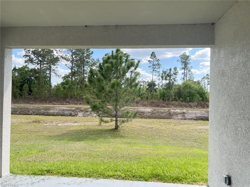1252 Edna St E, Lehigh Acres, FL 33974-4