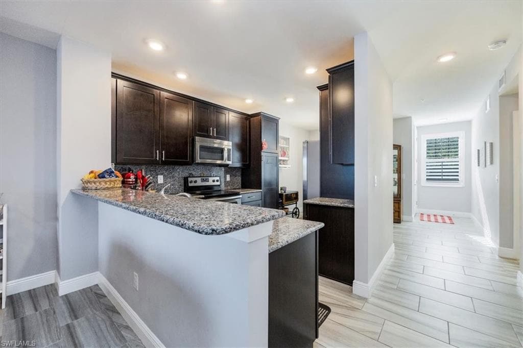15098 Palmer Lake Cir 101, Naples, FL 34109-11