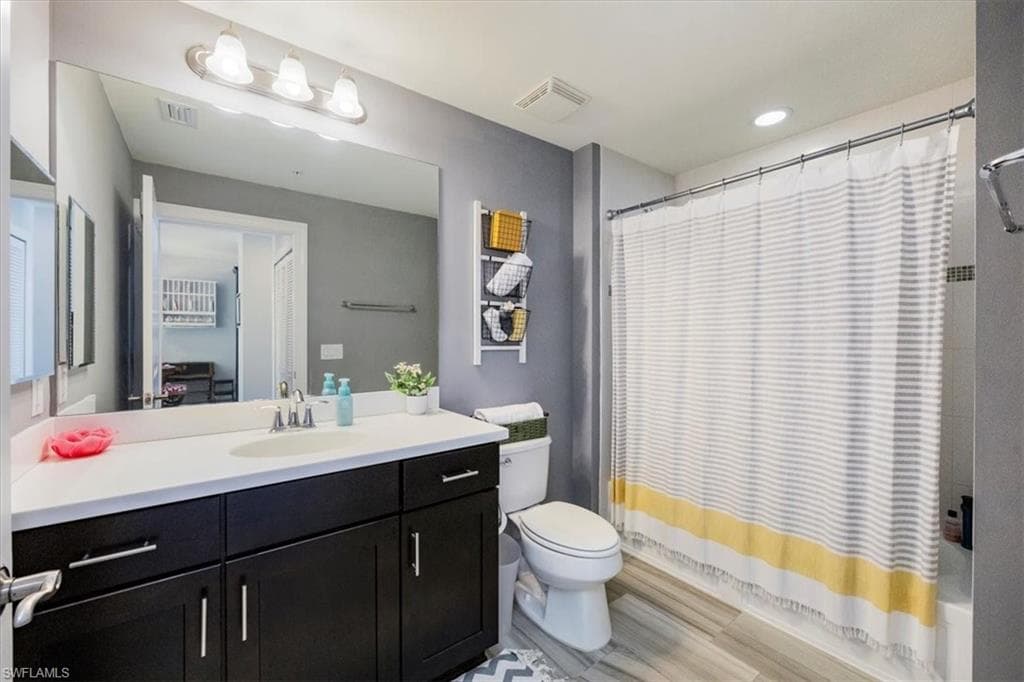 15098 Palmer Lake Cir 101, Naples, FL 34109-14