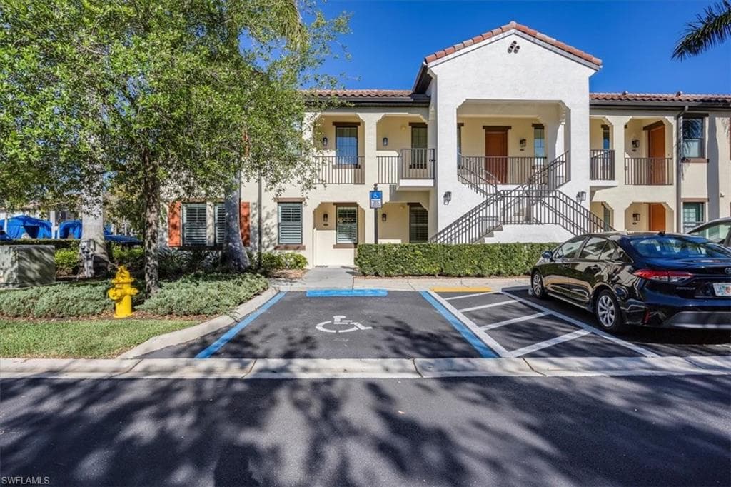 15098 Palmer Lake Cir 101, Naples, FL 34109-2