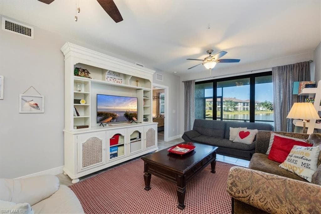 15098 Palmer Lake Cir 101, Naples, FL 34109-5