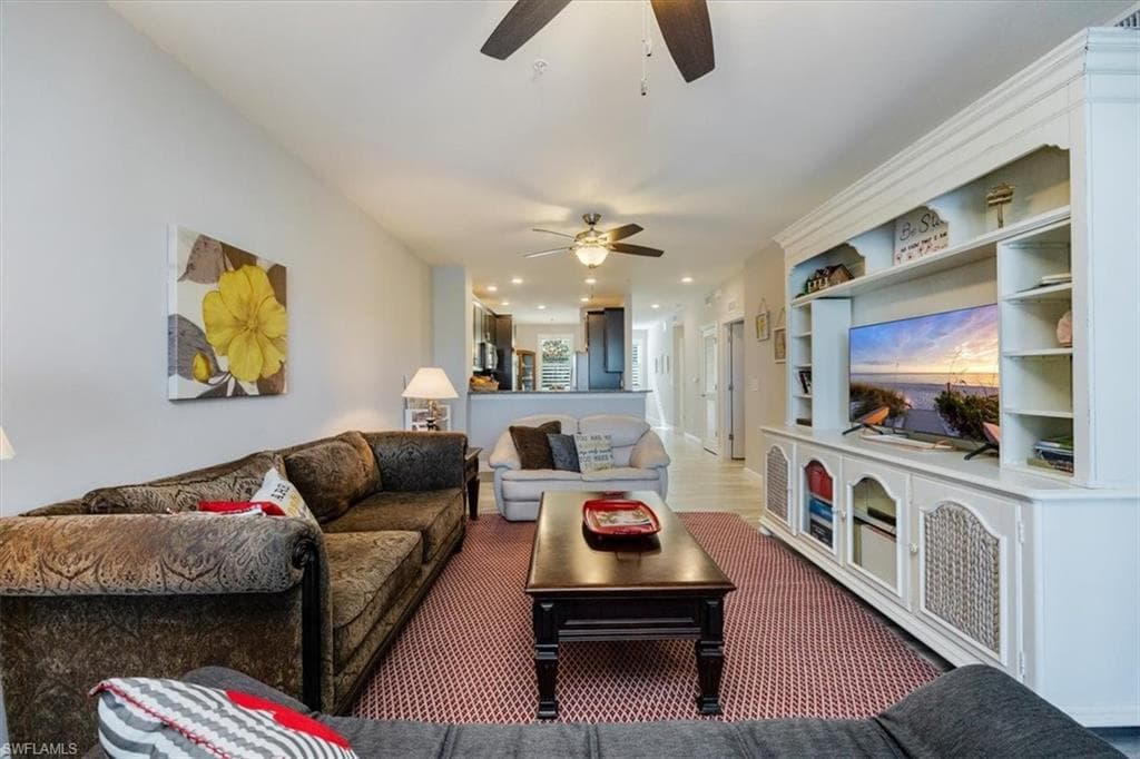 15098 Palmer Lake Cir 101, Naples, FL 34109-6