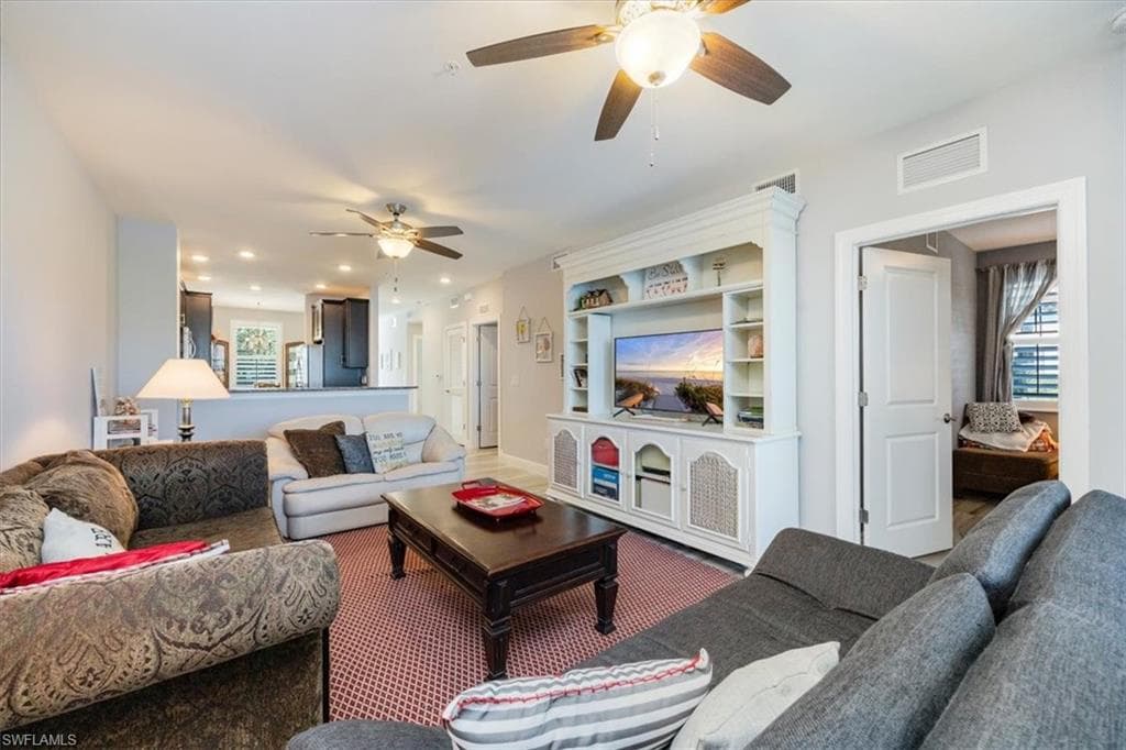 15098 Palmer Lake Cir 101, Naples, FL 34109-7