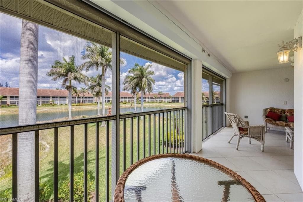2381 Hidden Lake Ct 8202, Naples, FL 34112-2