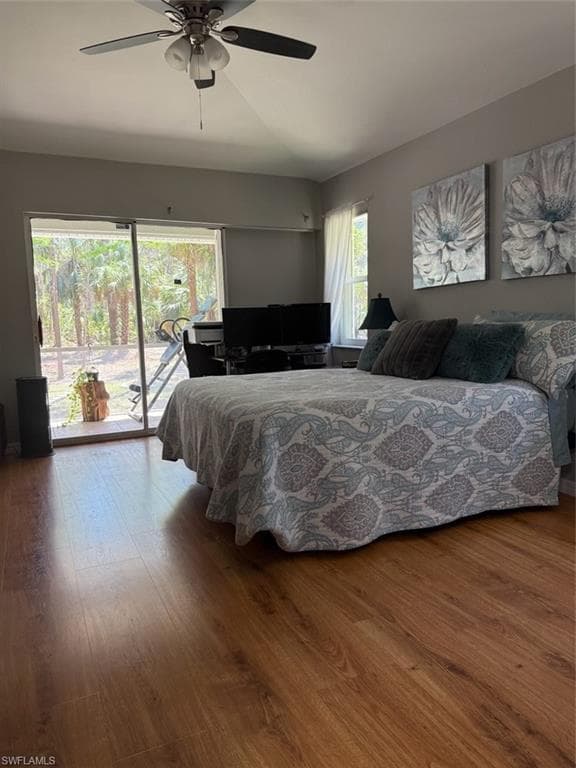 420 20th Ave NW, Naples, FL 34120-12