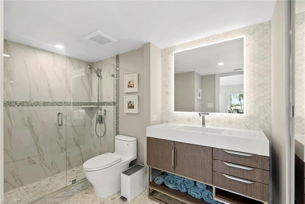 3410 Gulf Shore Blvd N 403, Naples, FL 34103-24
